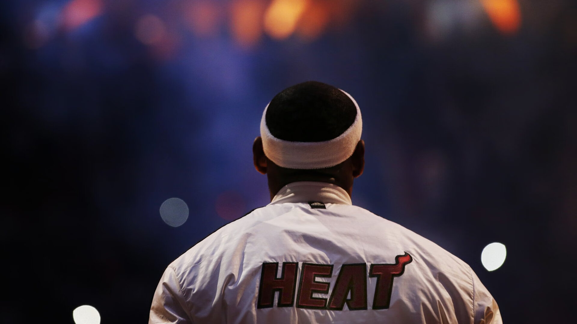 风云突变！费耶诺德赛前手感冰凉，摩纳哥调整名单备战争议，新疆广汇官宣签约欧冠引对手惊叹